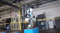 Boston Dynamics Atlas Robot can now do backflips